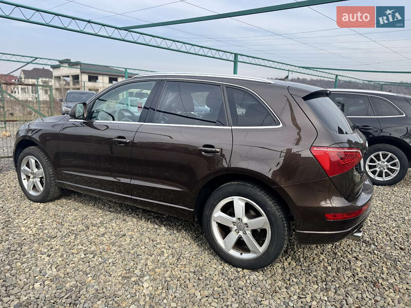 Внедорожник / Кроссовер Audi Q5 2011 в Нижней Апше