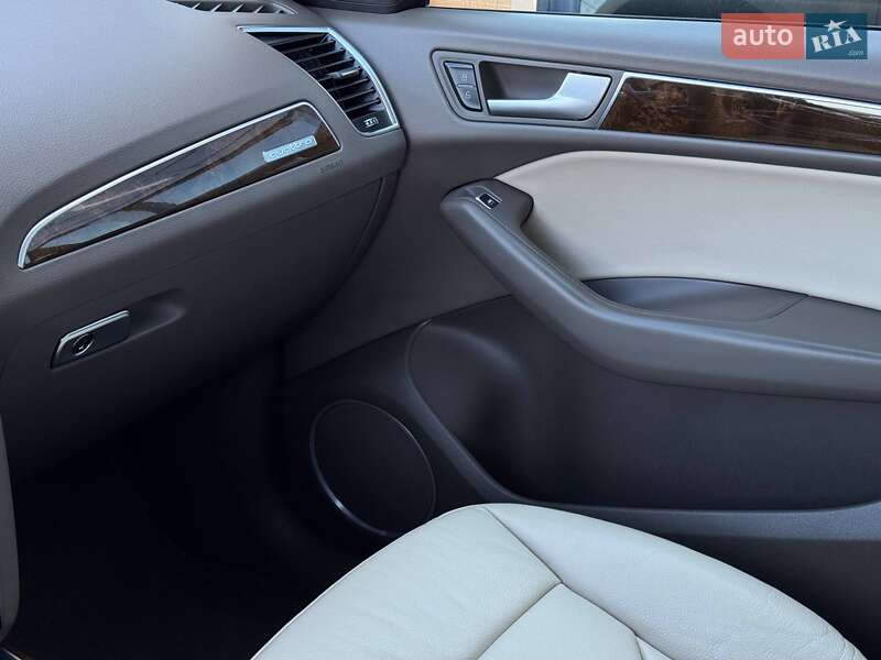 Внедорожник / Кроссовер Audi Q5 2015 в Ровно