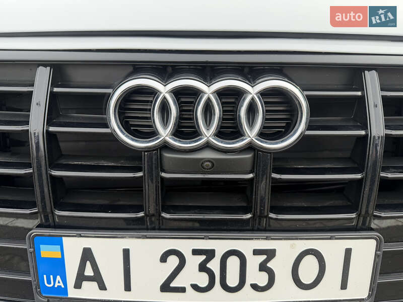 Внедорожник / Кроссовер Audi Q5 2021 в Киеве