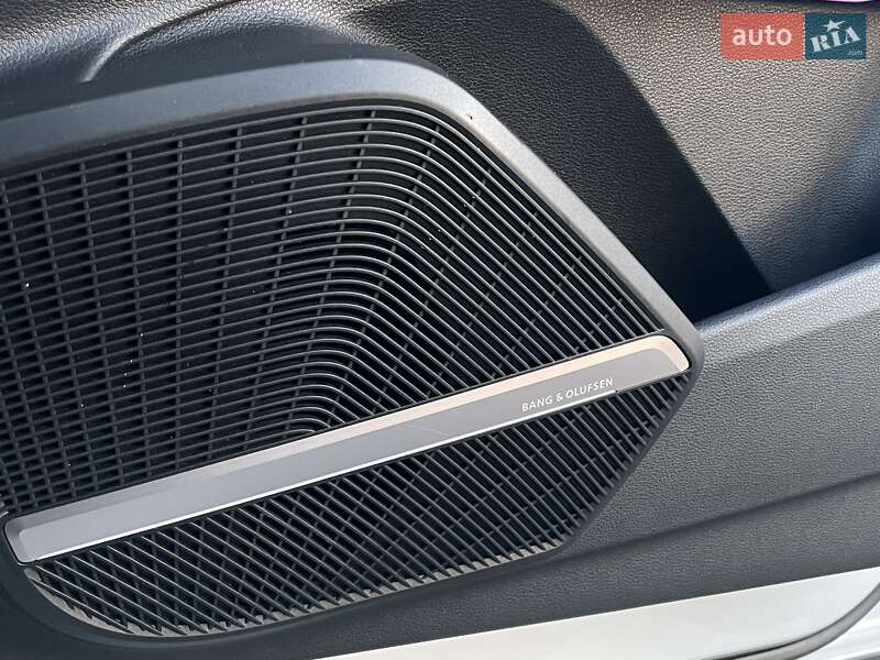 Позашляховик / Кросовер Audi Q5 2017 в Львові фото 46 Позашляховик / Кросовер Audi Q5 2017 в Львові