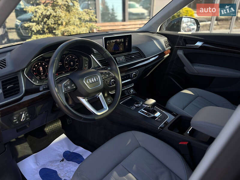 Позашляховик / Кросовер Audi Q5 2018 в Львові