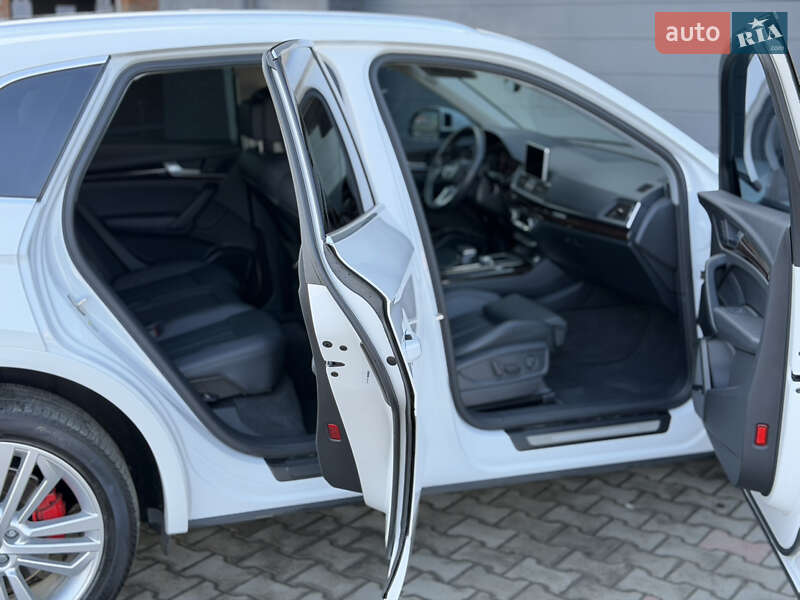 Позашляховик / Кросовер Audi Q5 2018 в Луцьку