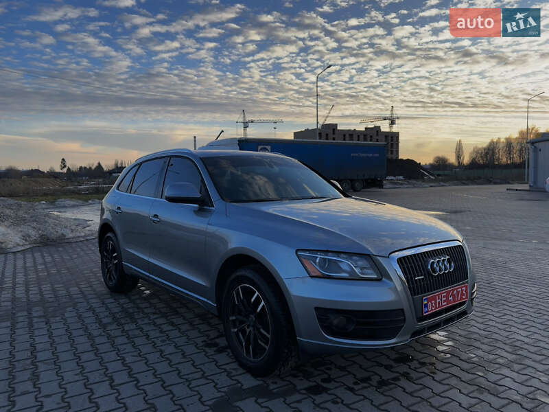 Позашляховик / Кросовер Audi Q5 2011 в Луцьку