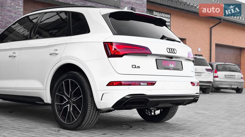 Позашляховик / Кросовер Audi Q5 2022 в Рівному