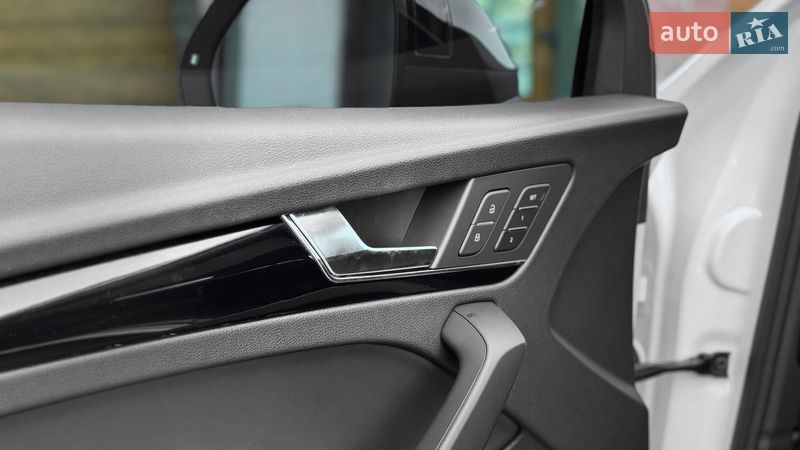 Позашляховик / Кросовер Audi Q5 2022 в Рівному