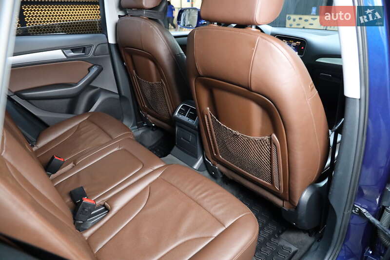 Позашляховик / Кросовер Audi Q5 2016 в Луцьку