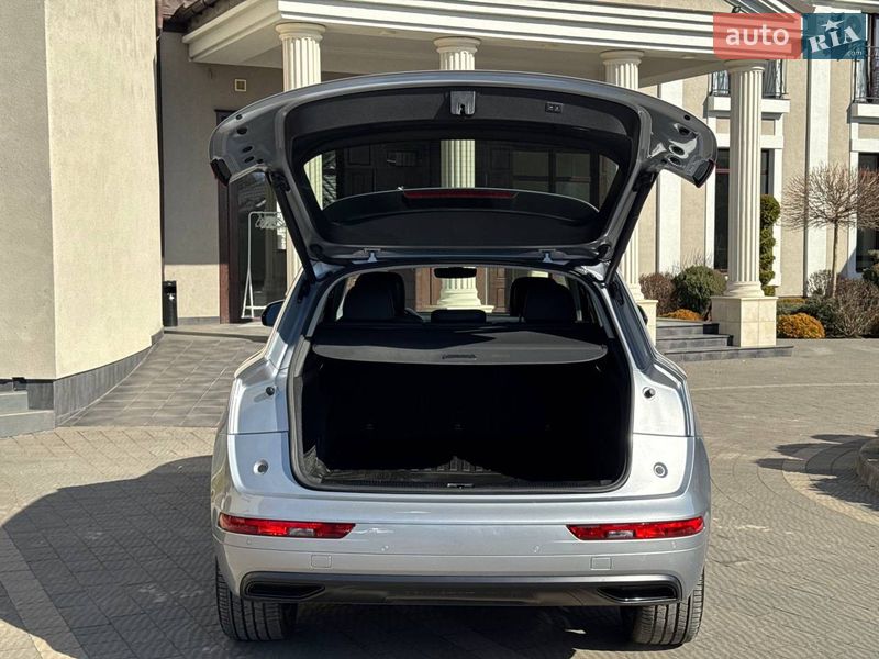 Внедорожник / Кроссовер Audi Q5 2018 в Стрые