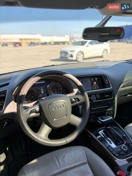 Позашляховик / Кросовер Audi Q5 2011 в Чернівцях