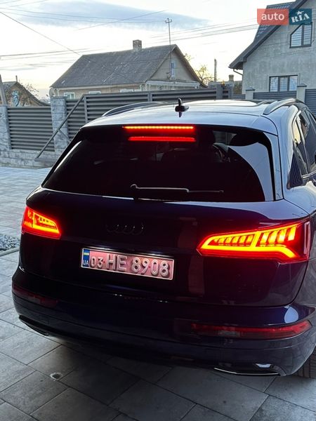 Внедорожник / Кроссовер Audi Q5 2017 в Нововолынске