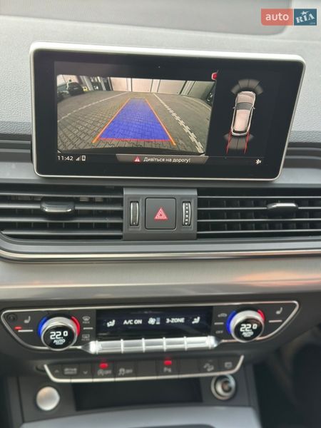 Внедорожник / Кроссовер Audi Q5 2017 в Нововолынске