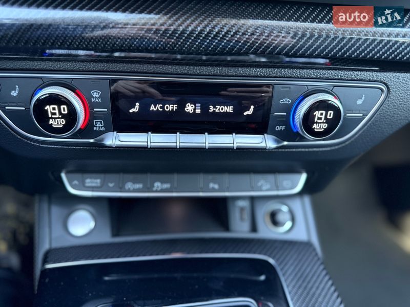 Позашляховик / Кросовер Audi Q5 2023 в Бориславі