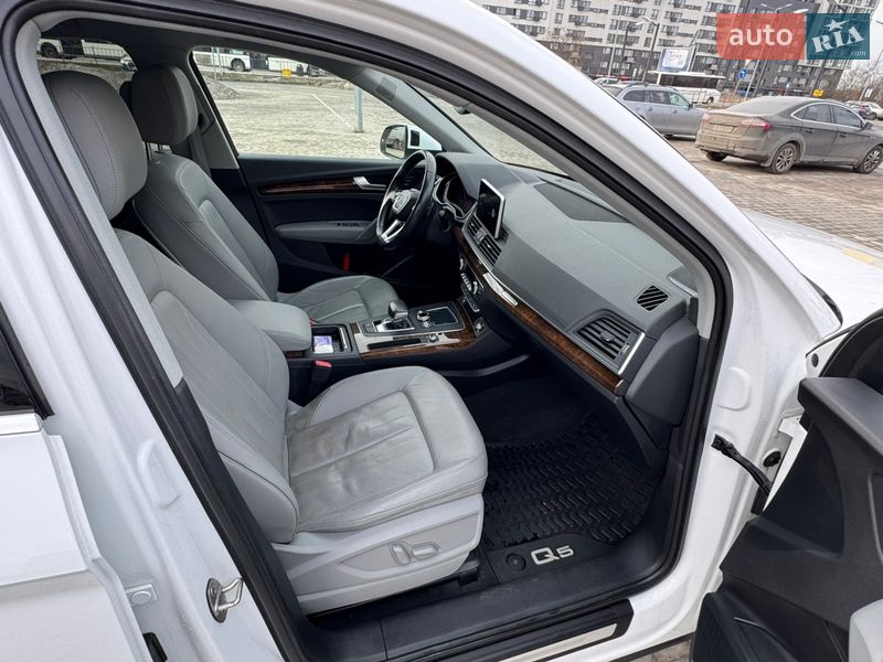 Внедорожник / Кроссовер Audi Q5 2017 в Львове