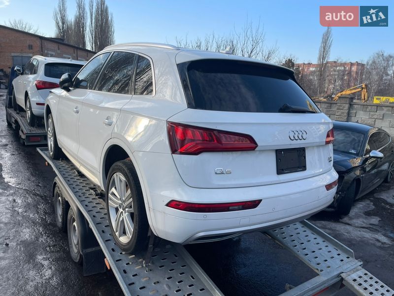 Позашляховик / Кросовер Audi Q5 2018 в Рівному