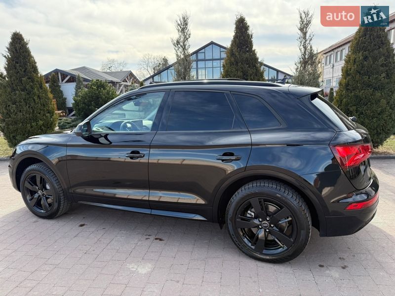 Позашляховик / Кросовер Audi Q5 2017 в Стрию