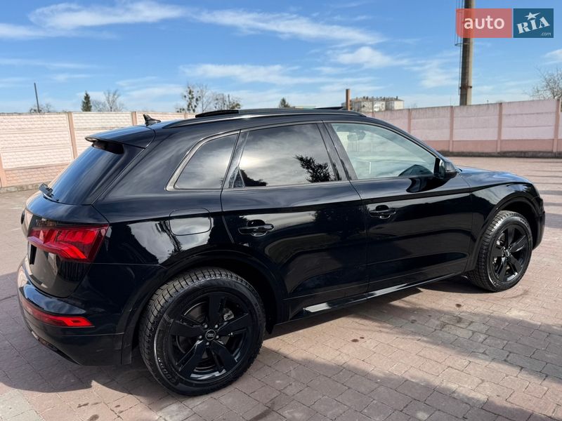 Позашляховик / Кросовер Audi Q5 2017 в Стрию