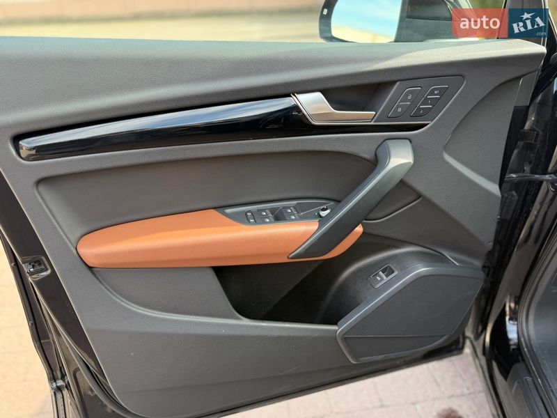 Позашляховик / Кросовер Audi Q5 2017 в Стрию