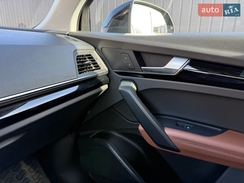 Позашляховик / Кросовер Audi Q5 2017 в Стрию