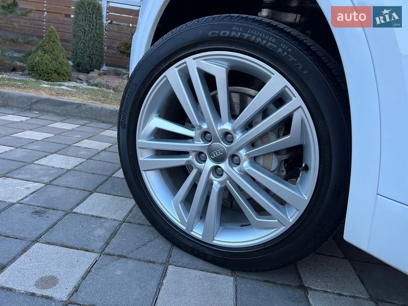 Позашляховик / Кросовер Audi Q5 2018 в Стрию