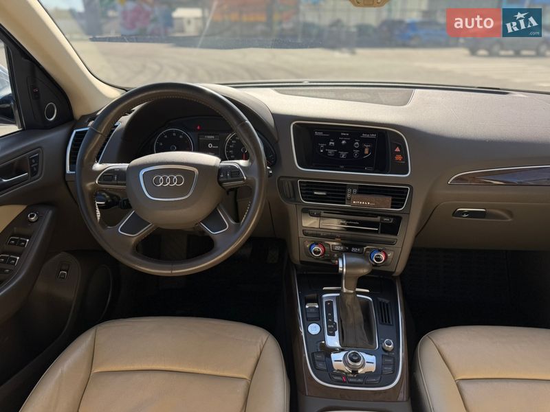 Позашляховик / Кросовер Audi Q5 2015 в Києві