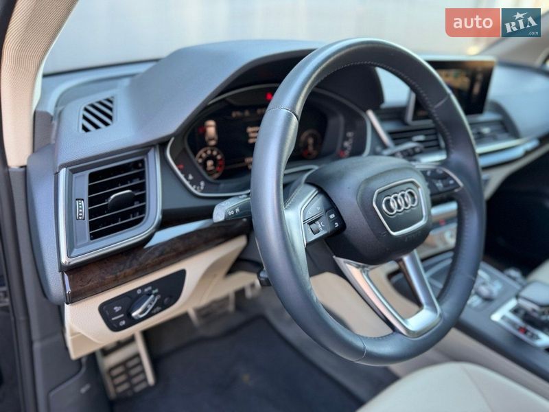 Позашляховик / Кросовер Audi Q5 2019 в Києві