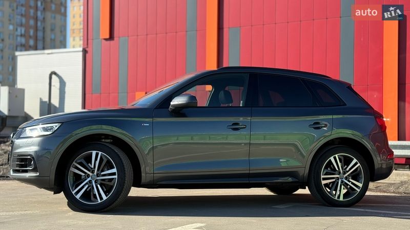 Внедорожник / Кроссовер Audi Q5 2019 в Киеве