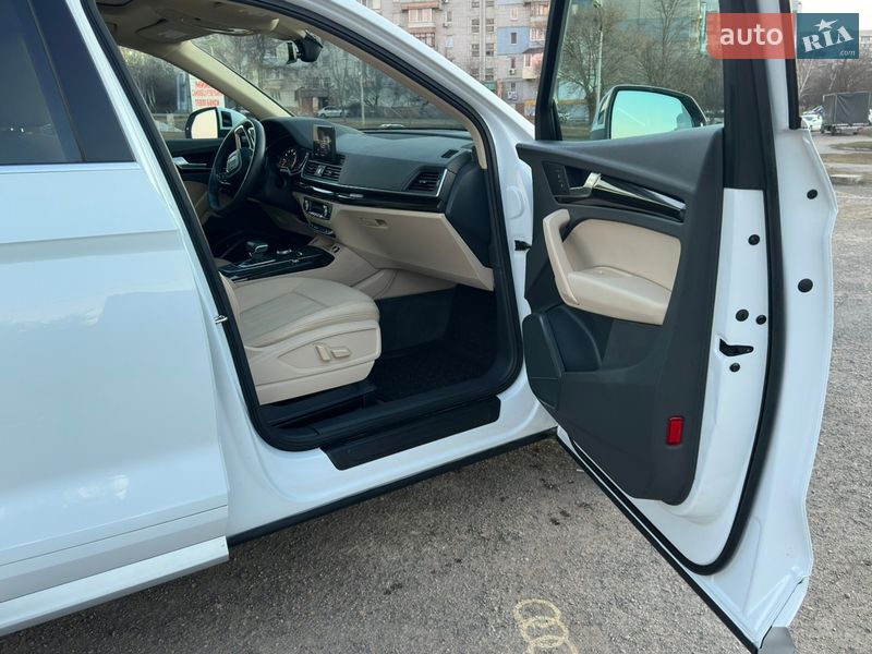 Внедорожник / Кроссовер Audi Q5 2019 в Черкассах