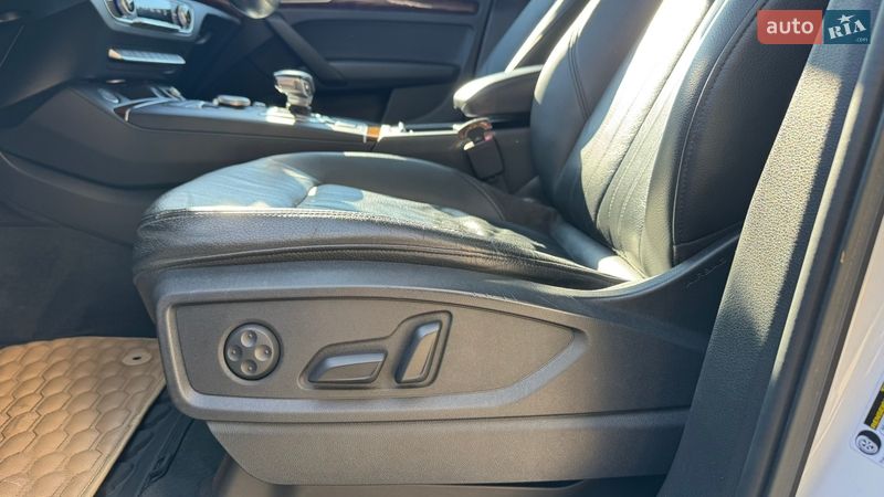 Позашляховик / Кросовер Audi Q5 2017 в Івано-Франківську
