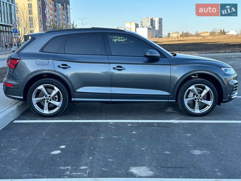 Позашляховик / Кросовер Audi Q5 2020 в Рівному