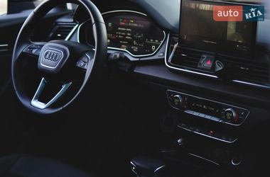 Позашляховик / Кросовер Audi Q5 2022 в Дніпрі