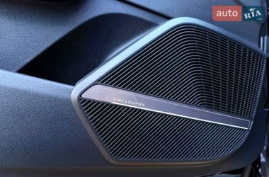 Позашляховик / Кросовер Audi Q5 2022 в Дніпрі