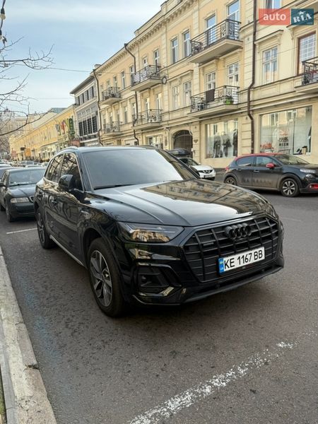 Позашляховик / Кросовер Audi Q5 2022 в Дніпрі