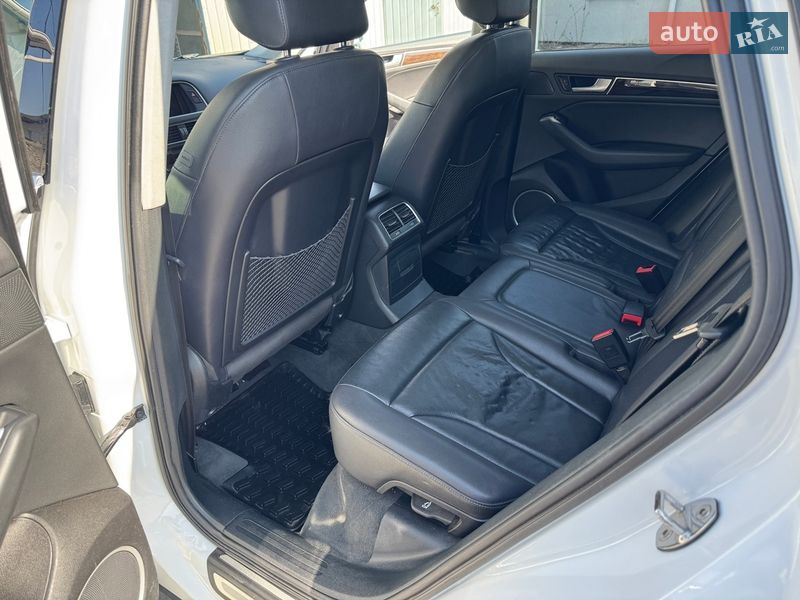 Внедорожник / Кроссовер Audi Q5 2015 в Нововолынске