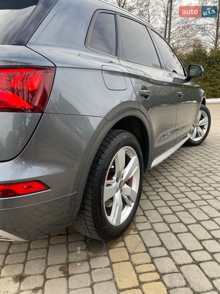 Внедорожник / Кроссовер Audi Q5 2017 в Пустомытах