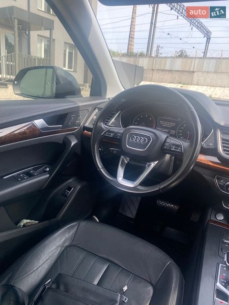 Внедорожник / Кроссовер Audi Q5 2017 в Пустомытах