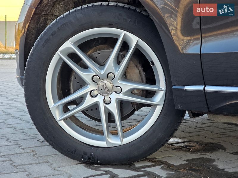 Внедорожник / Кроссовер Audi Q5 2015 в Гусятине