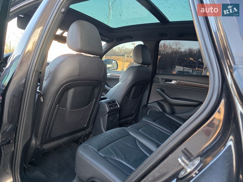 Внедорожник / Кроссовер Audi Q5 2015 в Гусятине