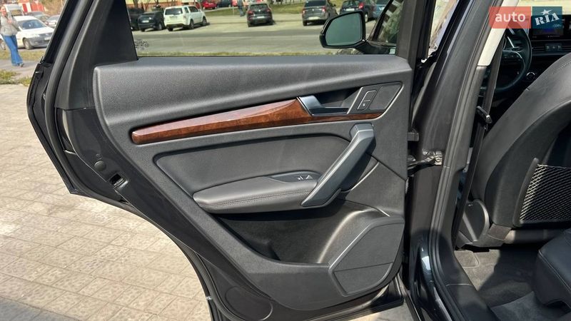 Позашляховик / Кросовер Audi Q5 2019 в Львові