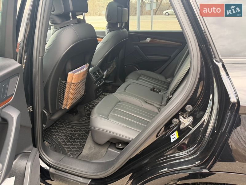 Позашляховик / Кросовер Audi Q5 2021 в Чернігові