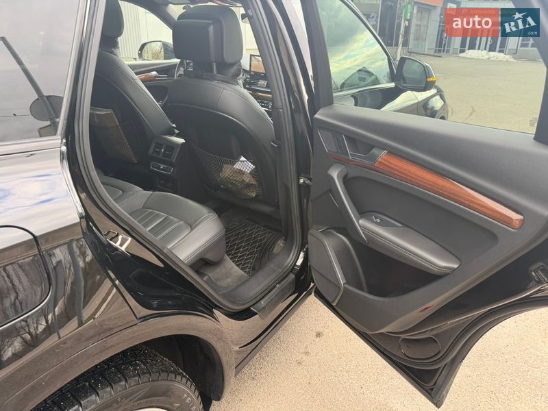 Позашляховик / Кросовер Audi Q5 2021 в Чернігові