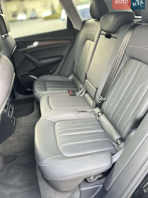 Внедорожник / Кроссовер Audi Q5 2021 в Львове