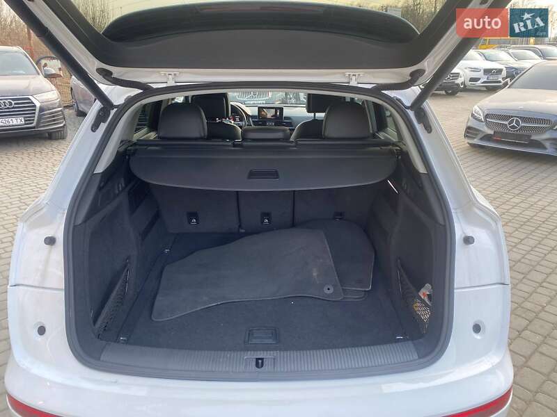 Внедорожник / Кроссовер Audi Q5 2017 в Львове