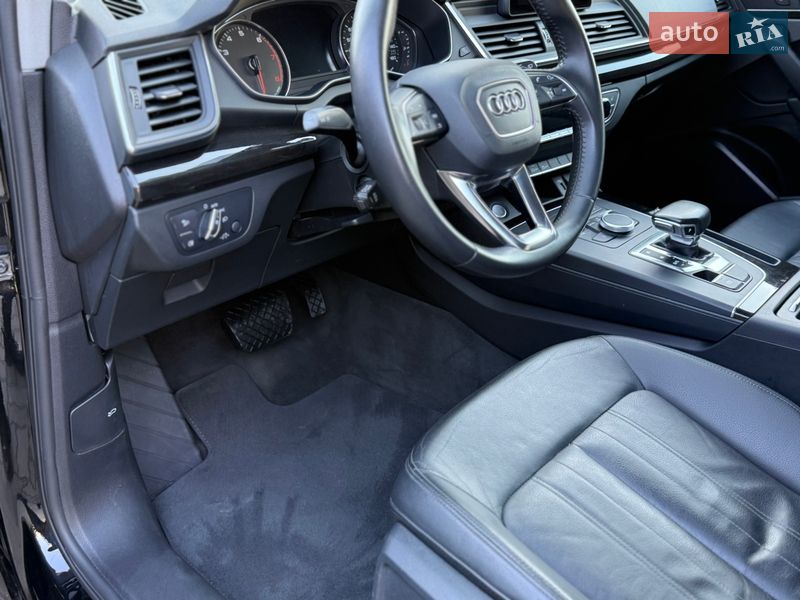 Внедорожник / Кроссовер Audi Q5 2019 в Стрые
