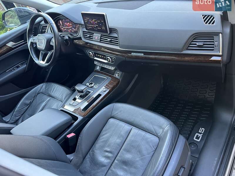 Позашляховик / Кросовер Audi Q5 2017 в Львові фото 23 Позашляховик / Кросовер Audi Q5 2017 в Львові