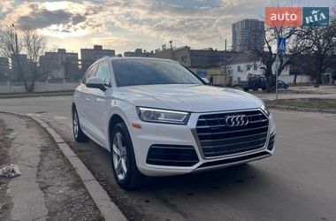 Позашляховик / Кросовер Audi Q5 2019 в Києві