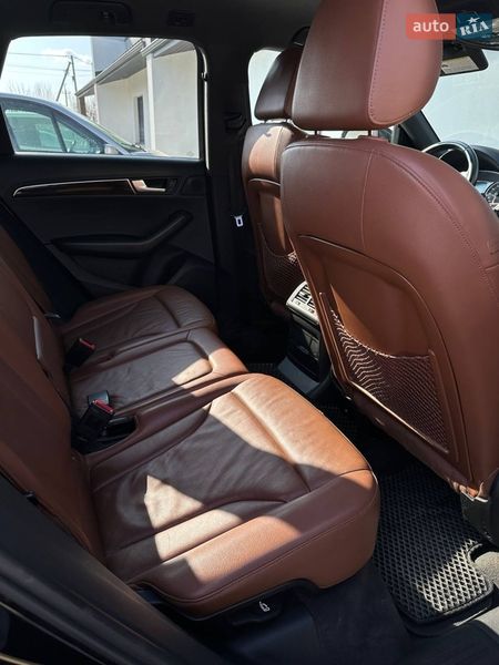 Позашляховик / Кросовер Audi Q5 2010 в Луцьку