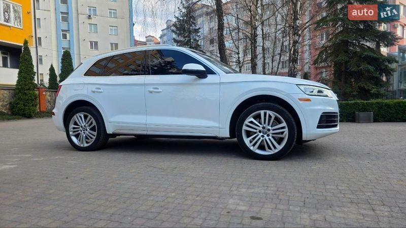Внедорожник / Кроссовер Audi Q5 2017 в Ивано-Франковске