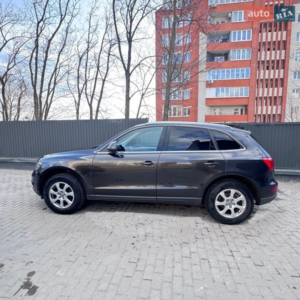 Внедорожник / Кроссовер Audi Q5 2010 в Тернополе