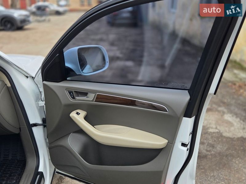Позашляховик / Кросовер Audi Q5 2011 в Одесі