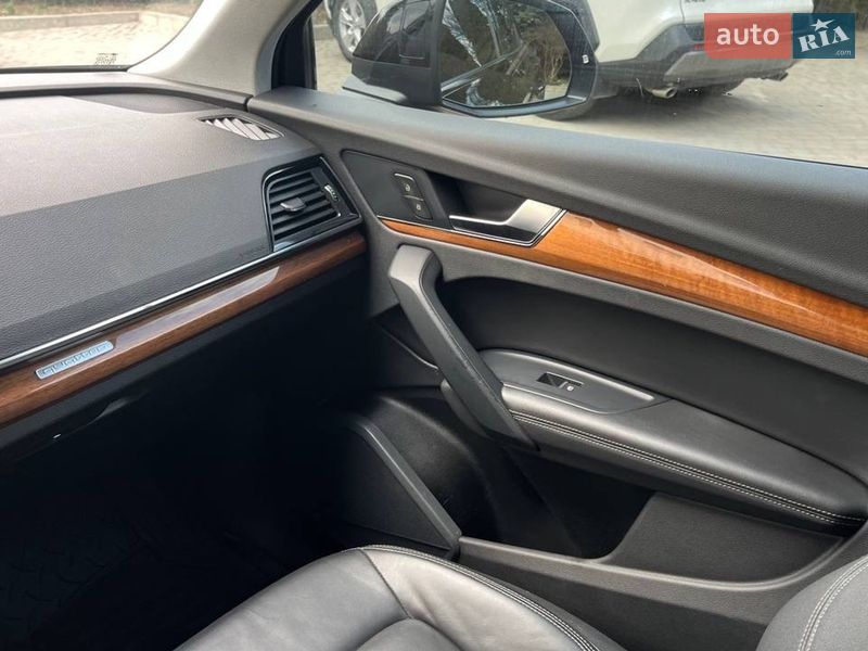 Позашляховик / Кросовер Audi Q5 2021 в Хмельницькому