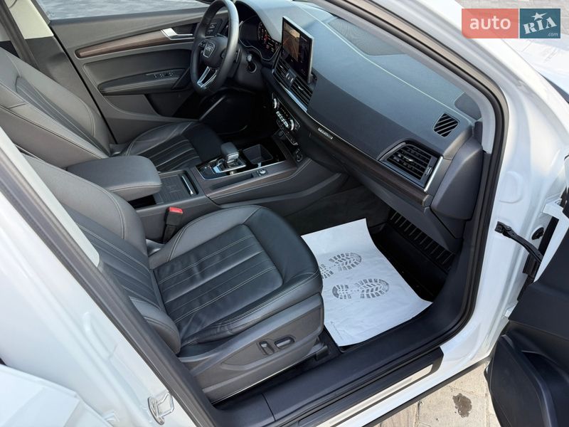 Внедорожник / Кроссовер Audi Q5 2021 в Киеве